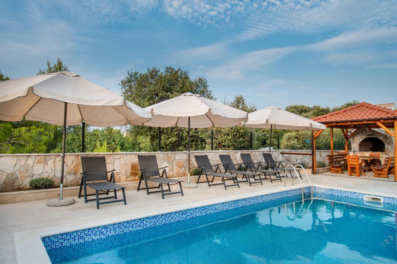 Luxury Apartments Alkar With Swimming Pool Ražanj Esterno foto