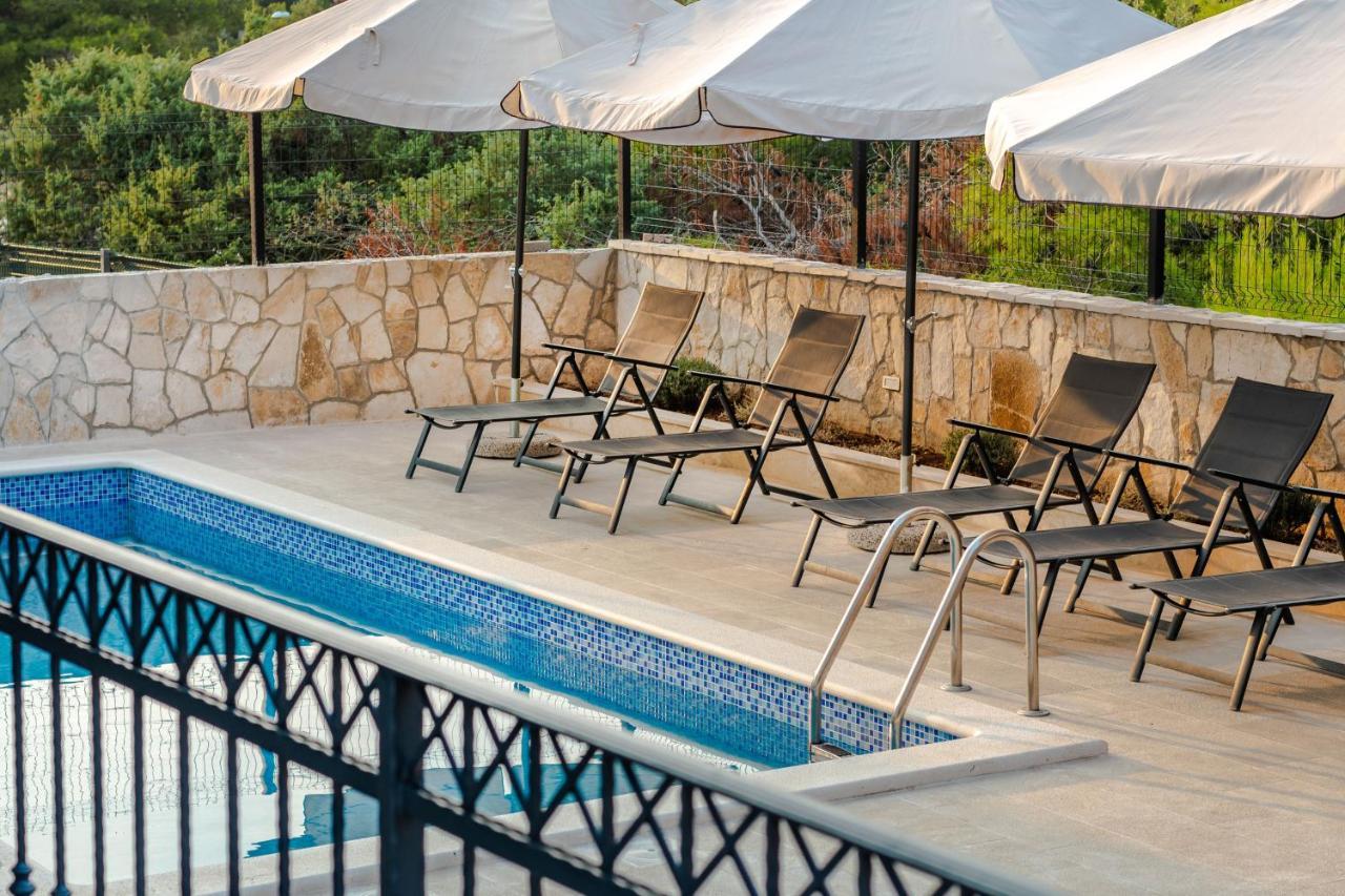 Luxury Apartments Alkar With Swimming Pool Ražanj Esterno foto