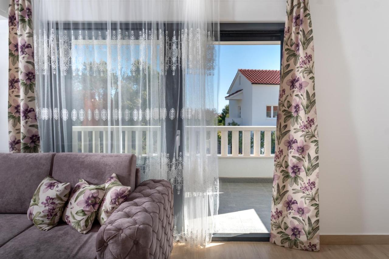 Luxury Apartments Alkar With Swimming Pool Ražanj Esterno foto