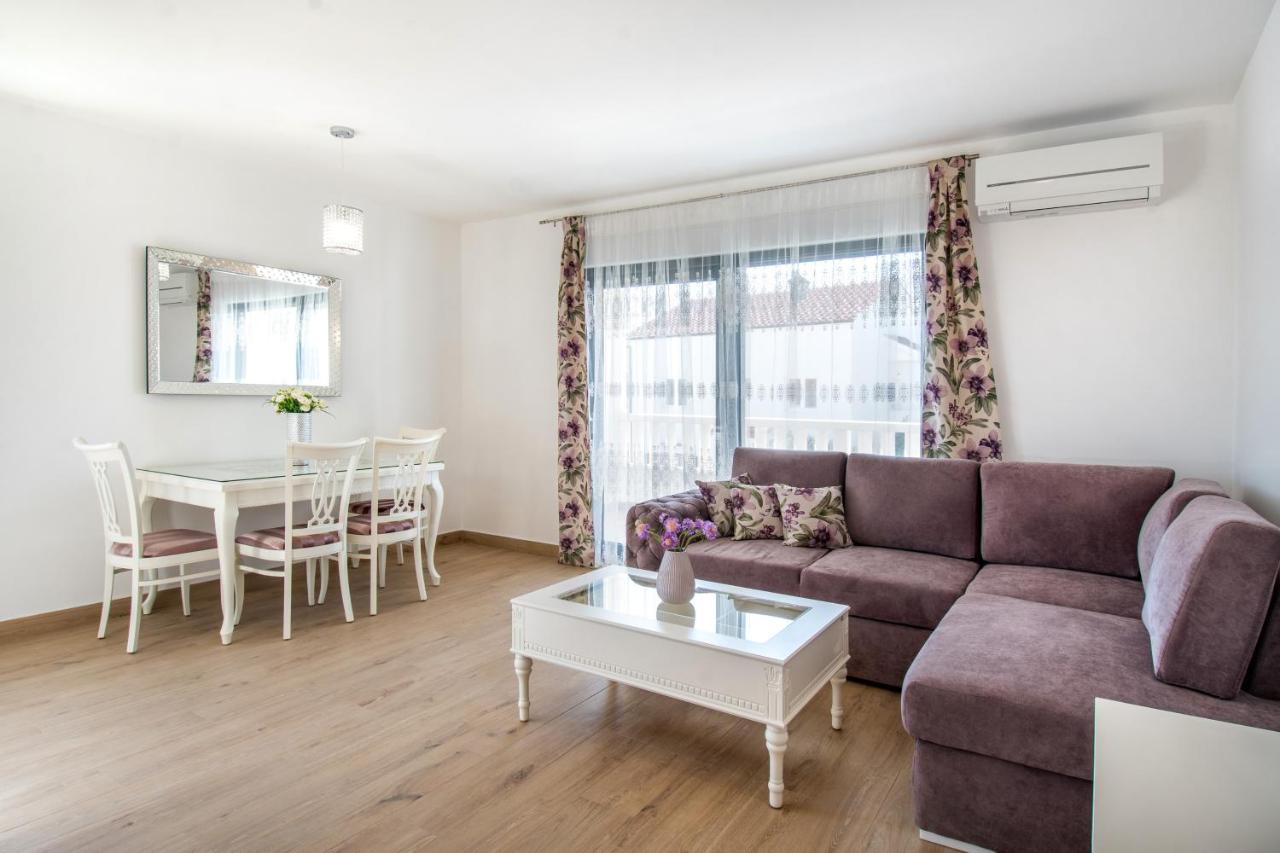 Luxury Apartments Alkar With Swimming Pool Ražanj Esterno foto
