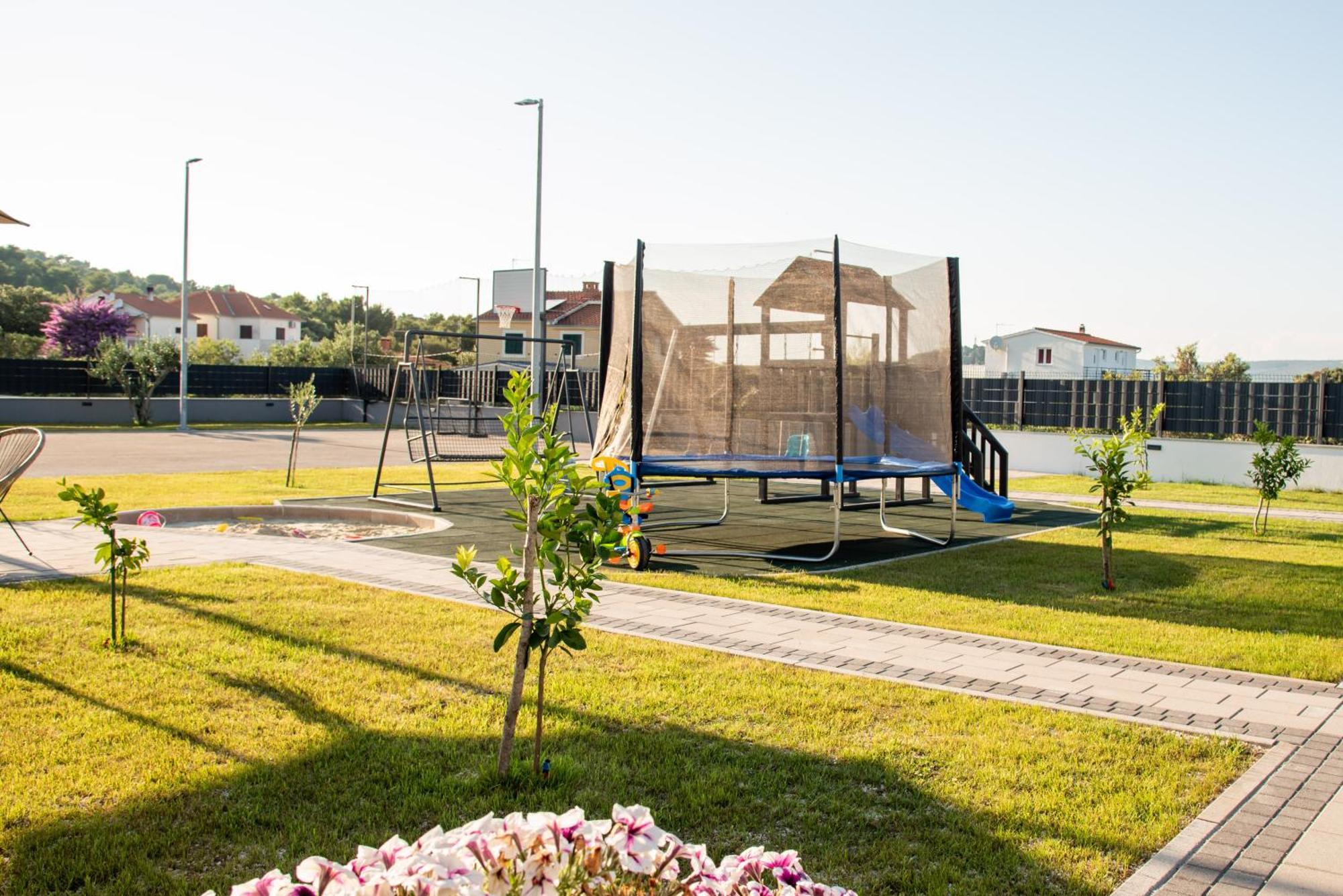 Luxury Apartments Alkar With Swimming Pool Ražanj Esterno foto