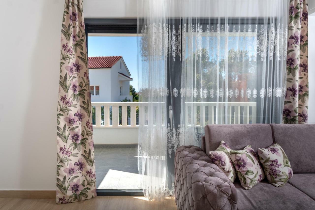 Luxury Apartments Alkar With Swimming Pool Ražanj Esterno foto