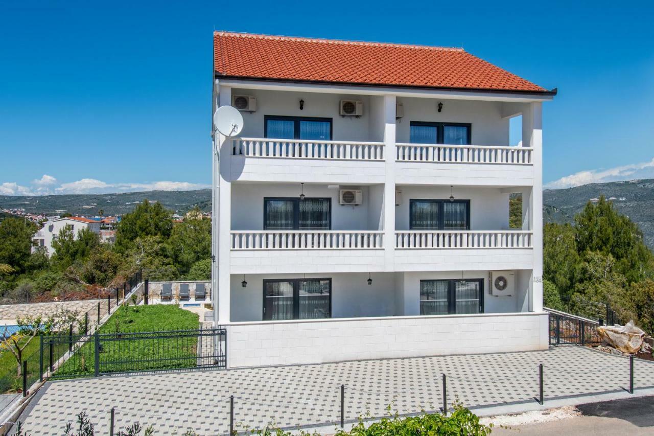 Luxury Apartments Alkar With Swimming Pool Ražanj Esterno foto