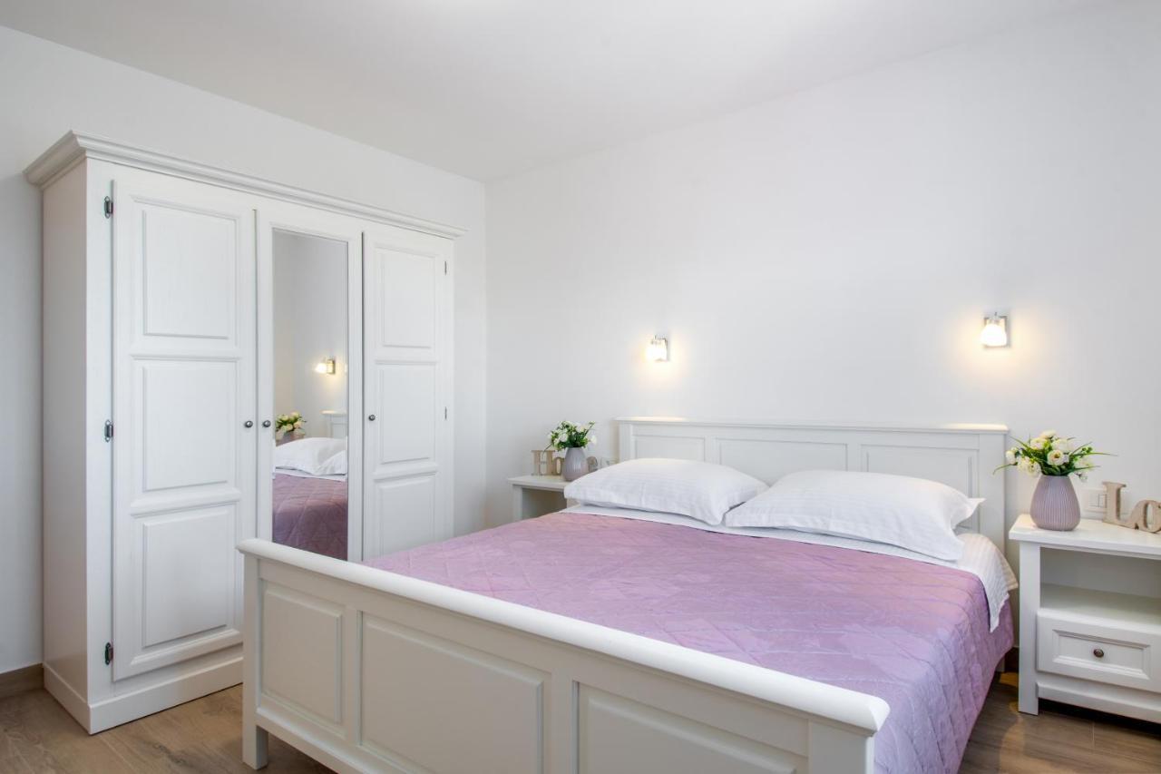Luxury Apartments Alkar With Swimming Pool Ražanj Esterno foto